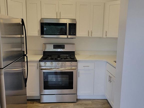 4th image of 2100 Washington Ave APT 5A