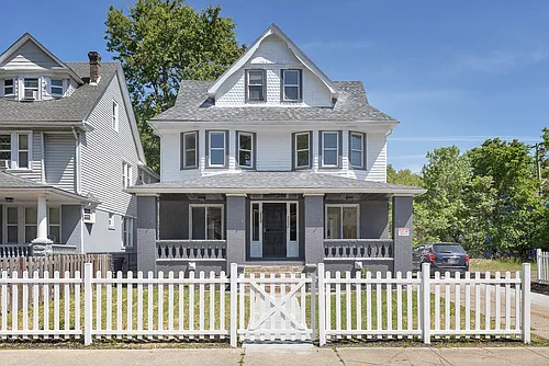 9807-9809 Parkgate Ave Photo 1