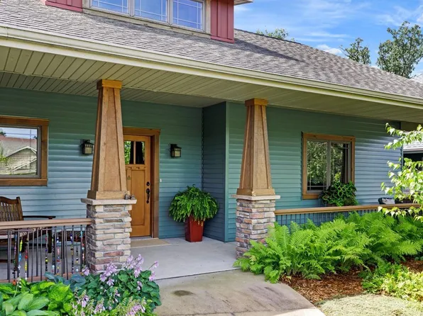 2120 Greenwood Valley Dr, River Falls, WI 54022