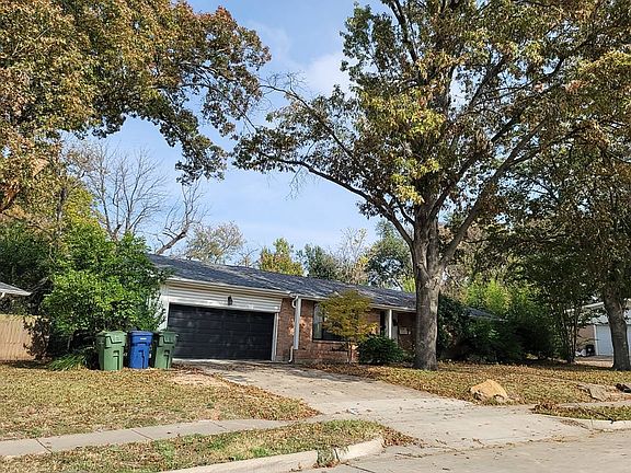 3rd image of 605 Ranier Cir