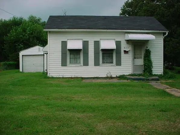 614 N 3rd St, Monmouth, IL 61462