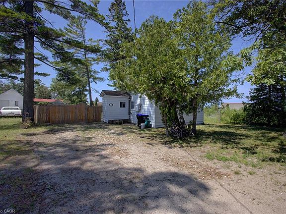 2nd image of 16 Zoo Park Rd