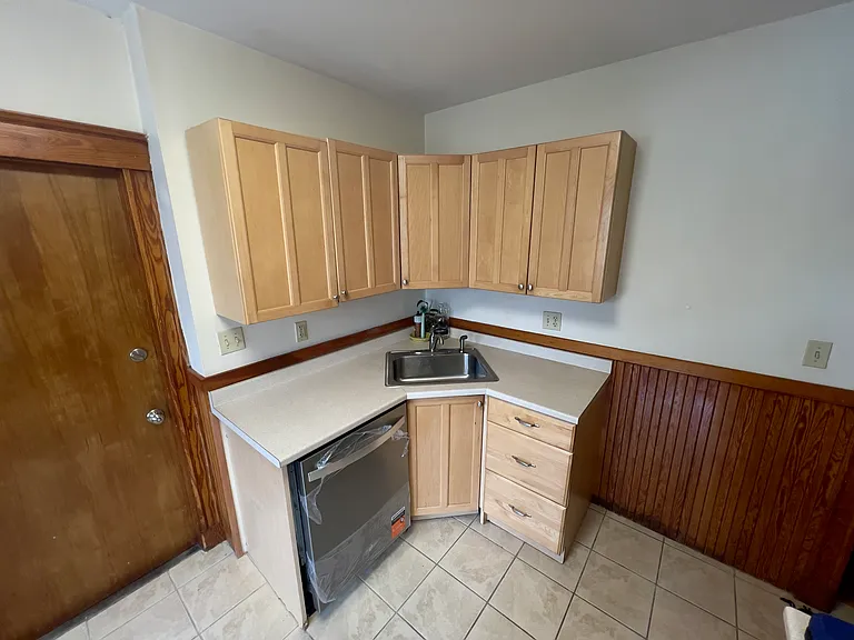 292 Beech St #1 — Photo 4