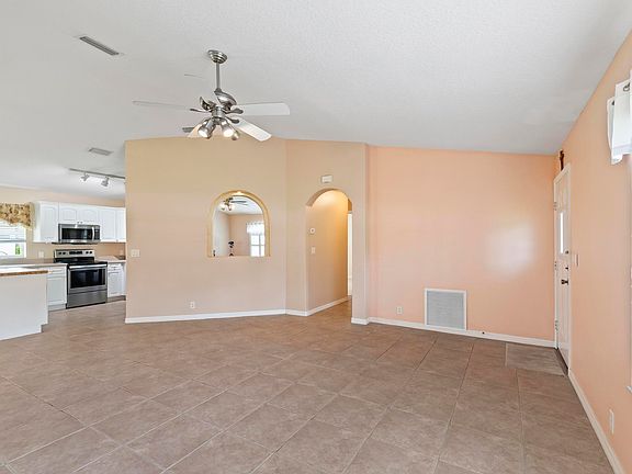 5th image of 57 Ballenger Ln