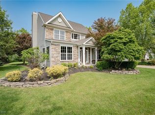 346 Waterside Dr, Avon Lake, OH 44012