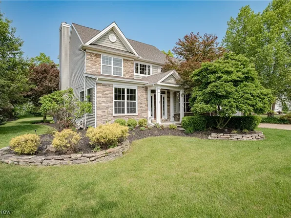 346 Waterside Dr, Avon Lake, OH 44012
