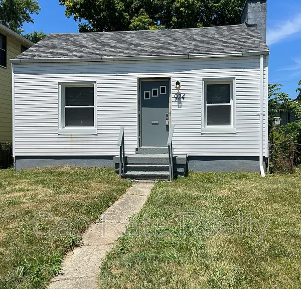 924 E 18th Ave — Photo 2