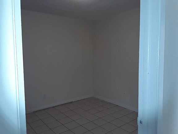 4th image of 2826 Green Acres Ave APT B