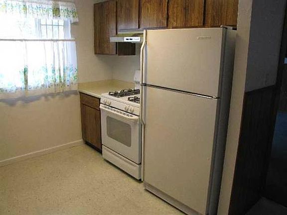 5th image of 525 Serenade Way