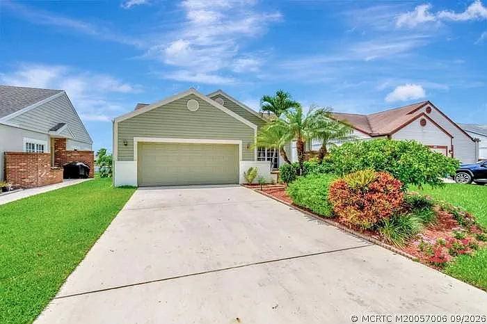 3 bed, 2.0 bath, 1315 sqft, $1,750 — Photo 2