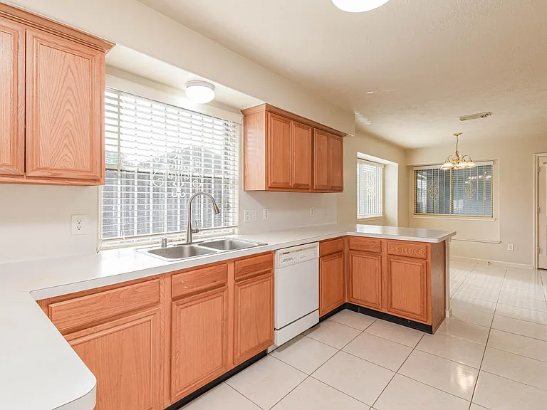 13735 Branford Greens Dr — Photo 3