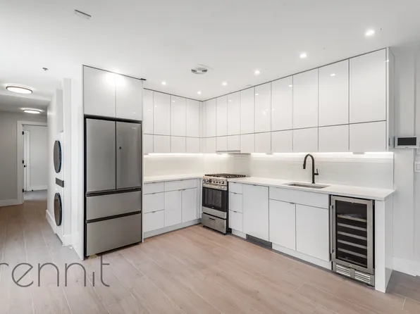 320 Linden Boulevard image 3 of 30