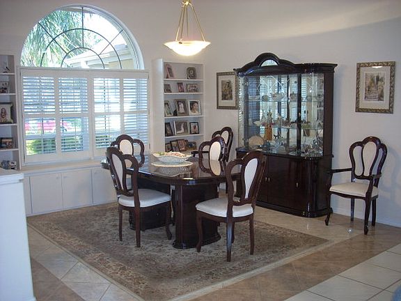5th image of 10 Crandell Ct