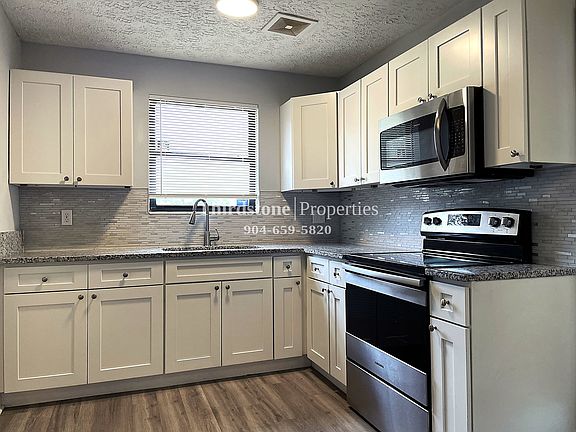 3rd image of 4403 Harlow Blvd