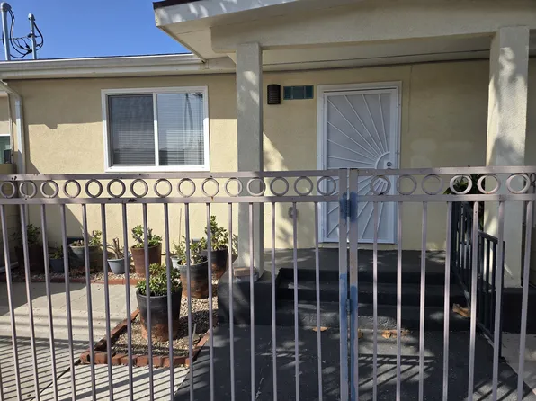539 Hawaiian Ave, Wilmington, CA 90744