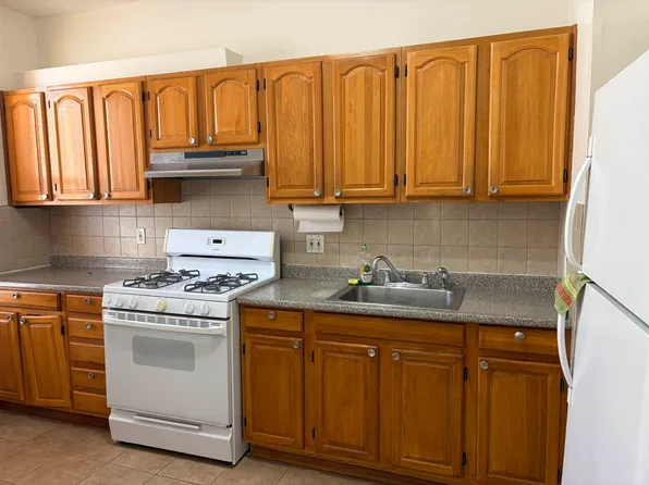 8719 Ridge Boulevard image 1 of 9