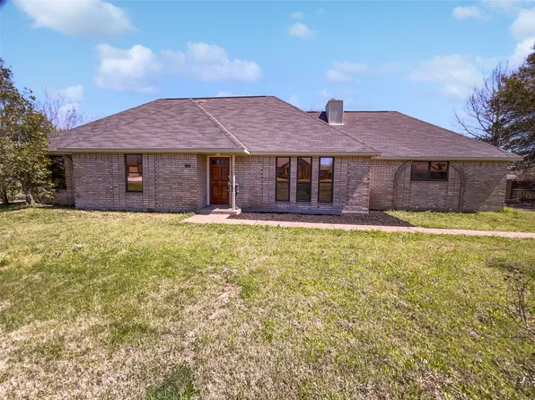 104 Lassetter Dr, Red Oak, TX 75154