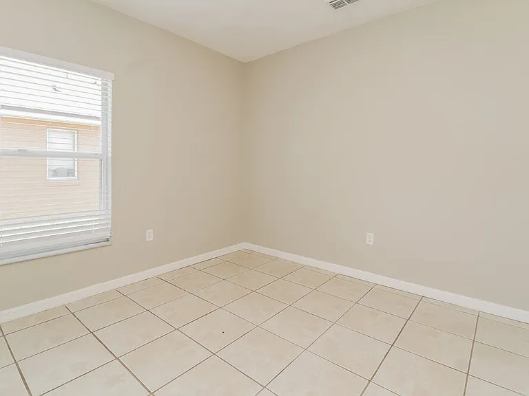 1005 Dudley Dr — Photo 13