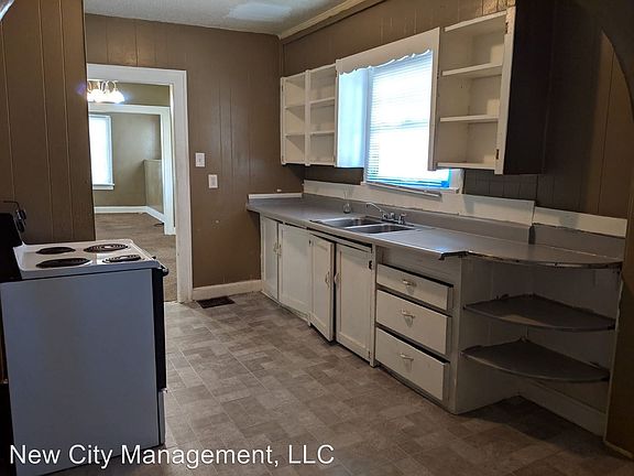 3rd image of 4335 Chestnut Ave