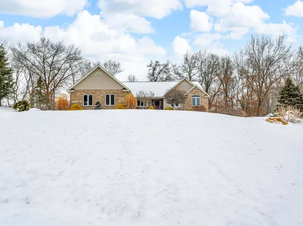 4822 Stonewood Dr, Jackson, MI 49201