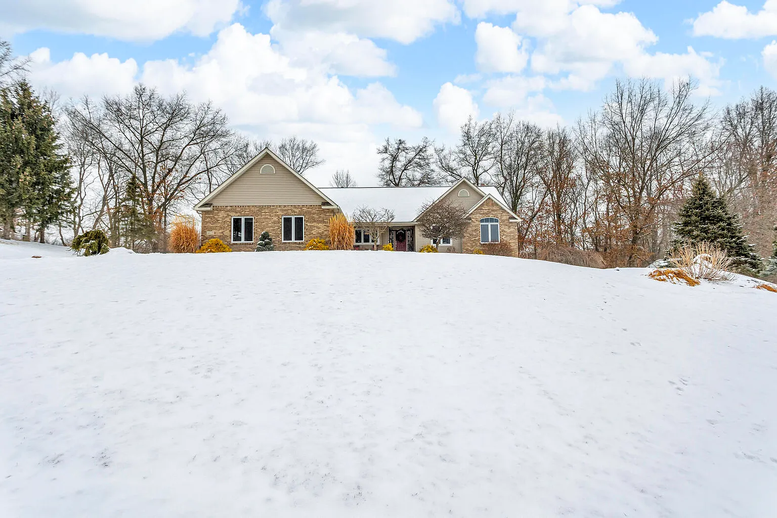 4822 Stonewood Dr photo 1