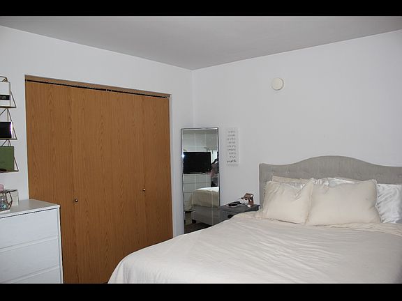2nd image of 1616 Cross St APT 4