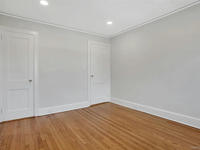 92 Hillside Ave — Photo 17