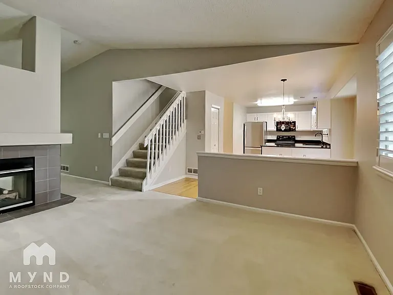 9693 Castle Ridge Cir — Photo 12