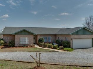 50 Laurel Dr, Columbus, NC 28722