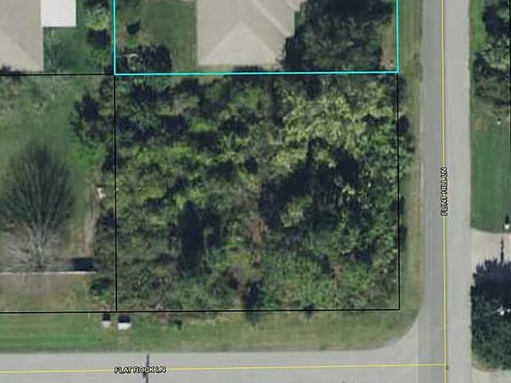 3rd image of 28 Flint Hill Ln