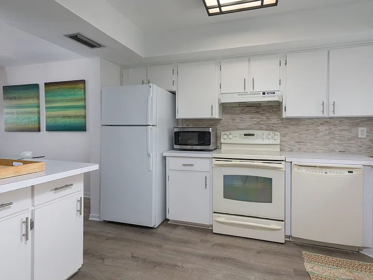 3333 S Ridgewood Ave #9 — Photo 14