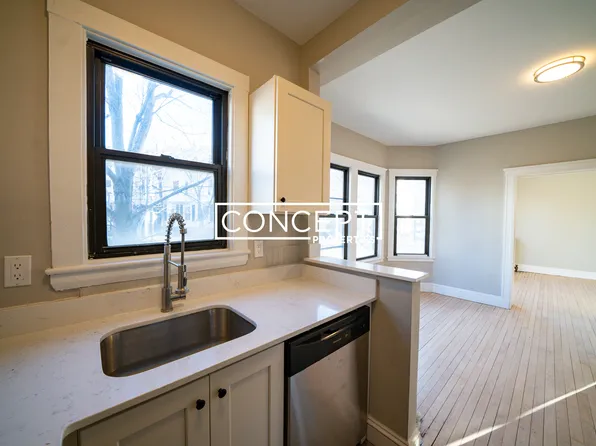 20 Pleasant St #2, Cambridge, MA 02139