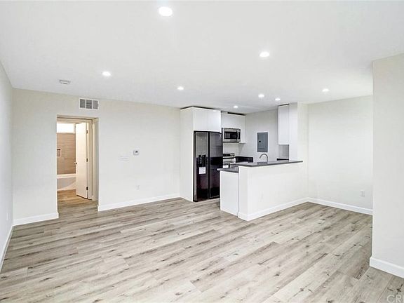 3rd image of 5529 Bonner Ave #3