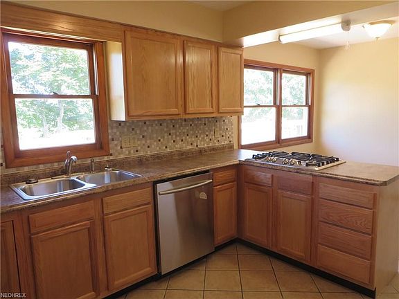 2nd image of 175 Maplewood Dr