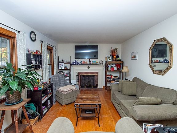 3rd image of 269 Oakley Ave