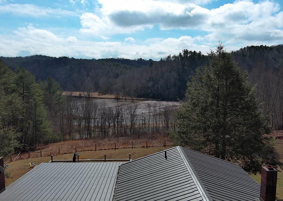 1st image of 70 Maple Ridge Ln