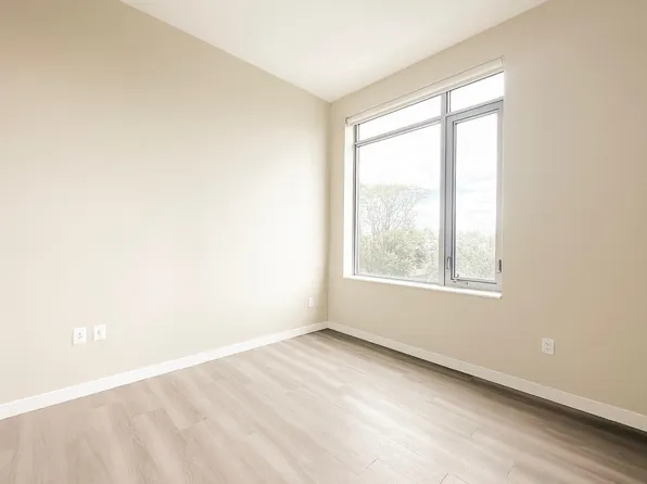 1524 Sheepshead Bay Road image 3 of 24