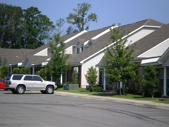 2nd image of 2738 W Tharpe St APT 2102
