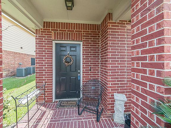 3rd image of 5018 Timber Creek Ave