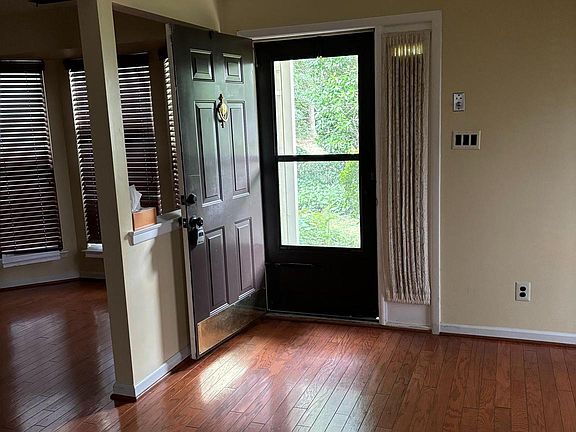 2nd image of 515 Essex Ct