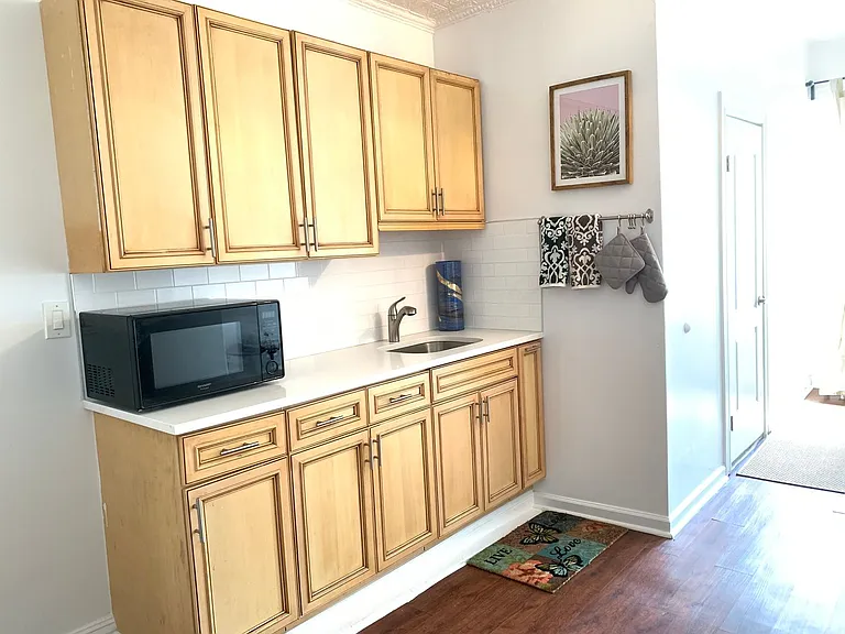 2418 Cambreleng Ave — Photo 7