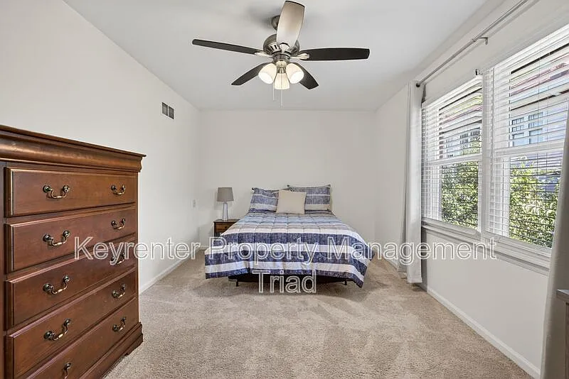 2 bed, 1.5 bath, $1,295 — Photo 4