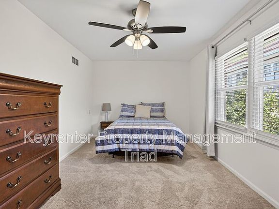 4th image of 115 S Mendenhall St #D