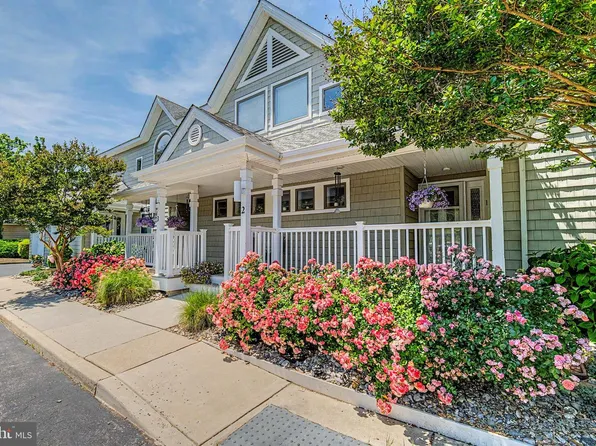2 Catalina Dr, Linwood, NJ 08221