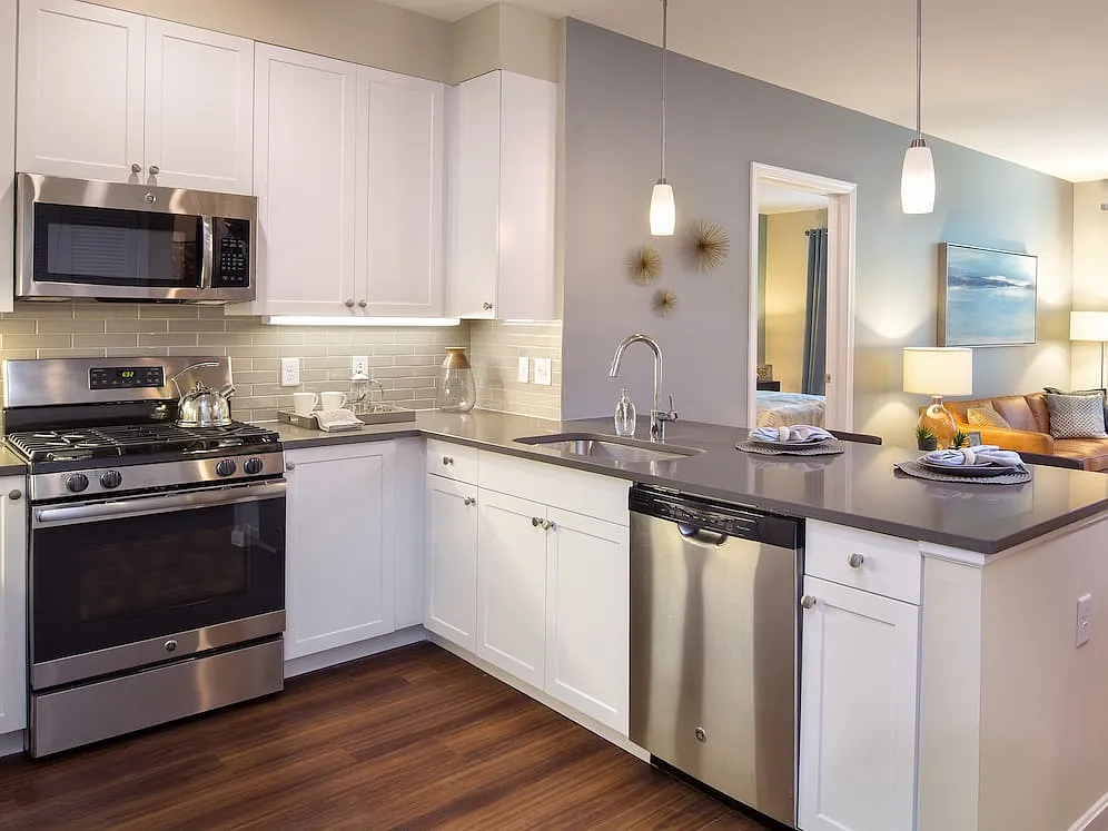 Avalon Quincy — Photo 1