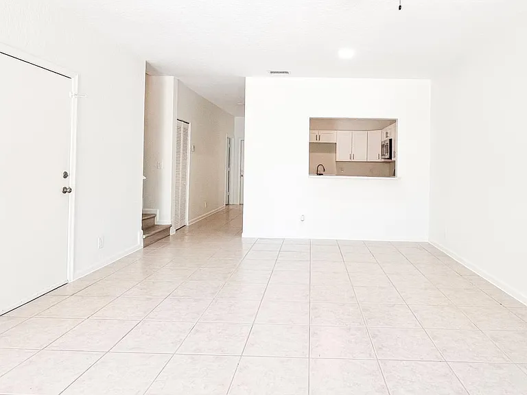 1438 Hawthorne Pl — Photo 4