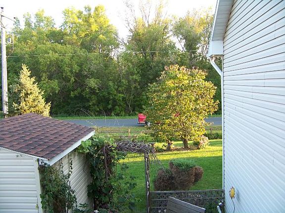 4th image of 701 Southside Dr