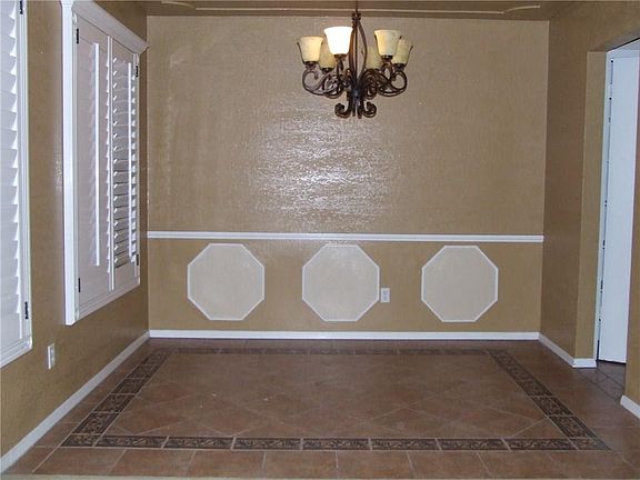 2nd image of 10421 Kinross Ave