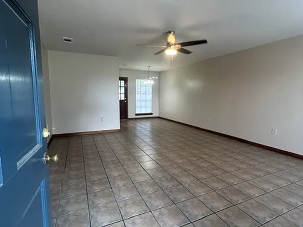 13255 Galloway Garden Ln #D, Walker, LA 70785