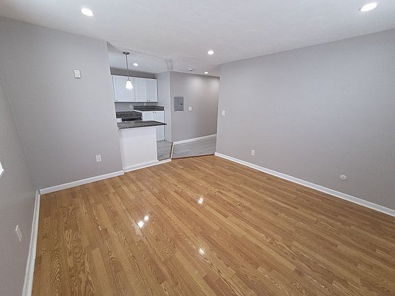 5th image of 24 Colgate Rd APT 9